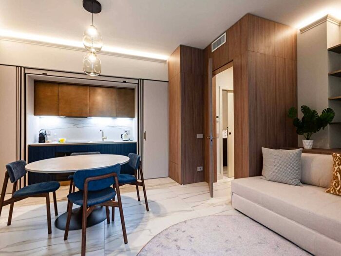 Appartamento bilocale in affitto in Via Fieno, Missori, Milano