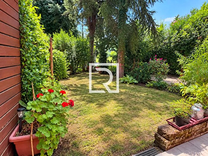 Casa con 8 locali in vendita in Via Mazzini, Montiano