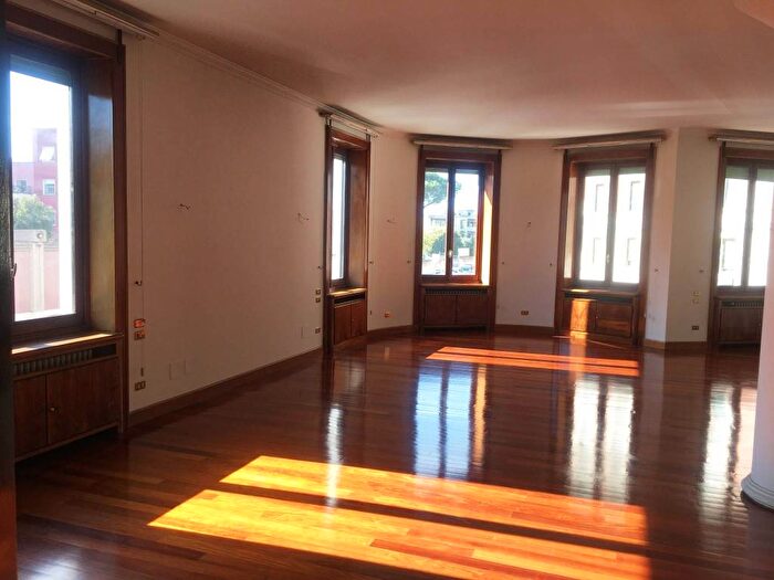 Appartamento con 6 locali in affitto in Piazza Digione, Parioli, Roma