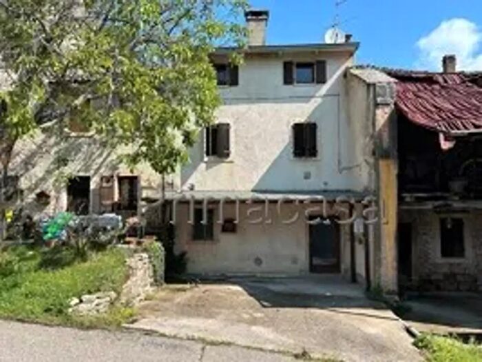 Casa con 5 locali in vendita in Via Birteli, Rovere Veronese