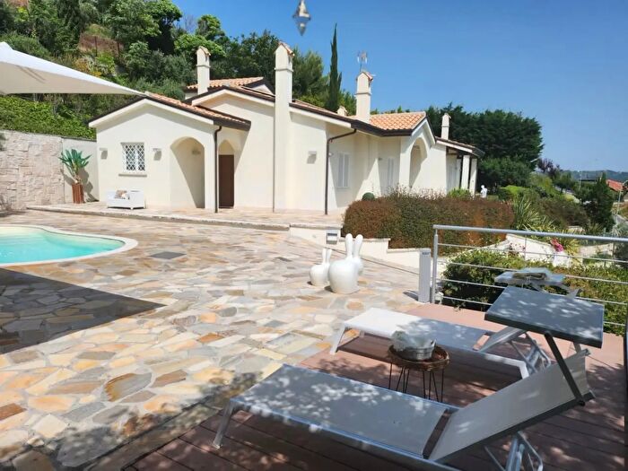 Casa con 6 locali in vendita in San Benedetto Del Tronto