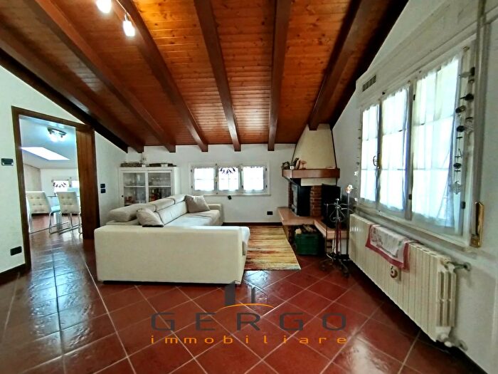 Casa con 7 locali in vendita in Via Alessandro Tandura, Tarzo