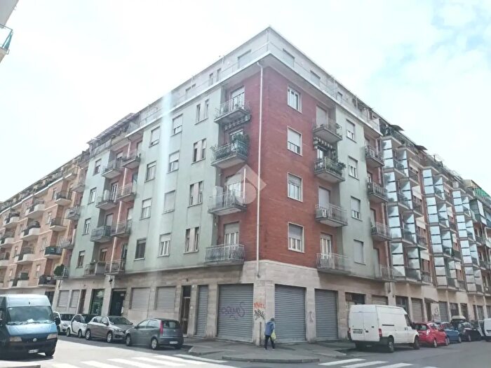 Appartamento trilocale in vendita in Via Chiala, Torino