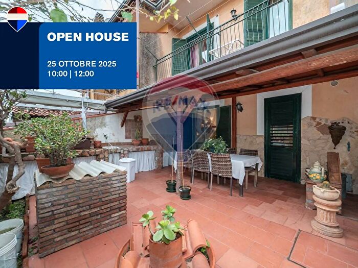 Casa quadrilocale in vendita in Via Alessandria, San Giovanni La Punta