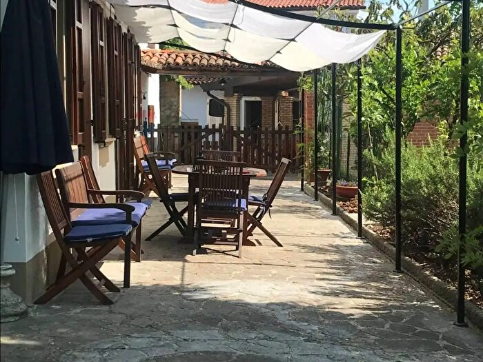 Casa quadrilocale in vendita in Poggio Pornenzo, Montecalvo Versiggia