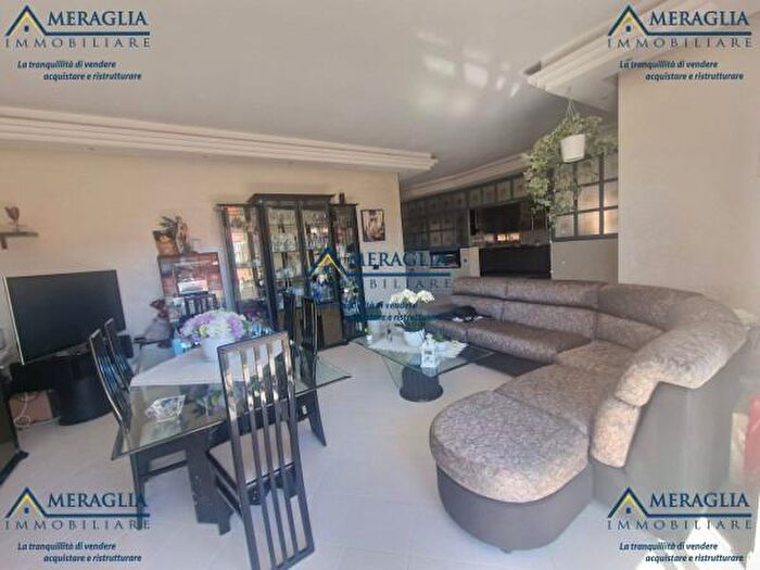 Appartamento trilocale in vendita in Via Spazzilli, Giugliano In Campania