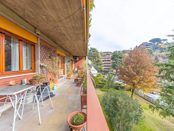 Appartamento quadrilocale in vendita in Via Torrice, Roma