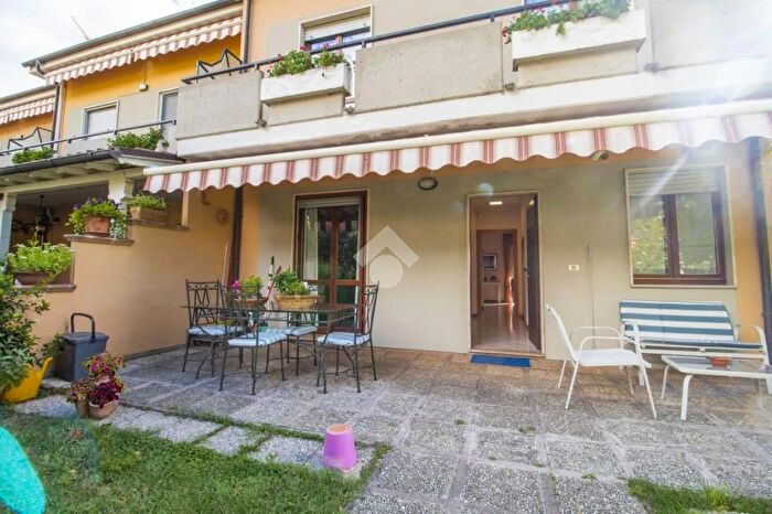 Casa con 5 locali in vendita in Via della Biochimica, Rieti