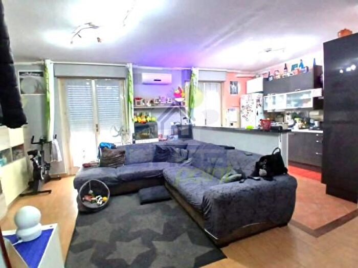 Appartamento con 6 locali in vendita in Viale delle Industrie, Senna Lodigiana