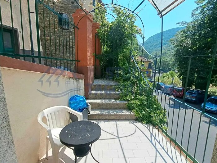 Casa con 6 locali in vendita in Via La Rampa, Molini Di Triora