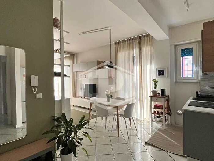 Appartamento bilocale in affitto in Via dei Tulipani, Milano