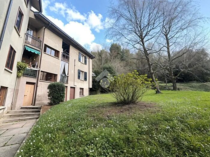 Appartamento trilocale in vendita in Via Mario Riva, Robbiate