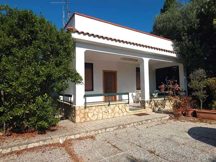 Casa quadrilocale in vendita in Via Narcisi, Carini