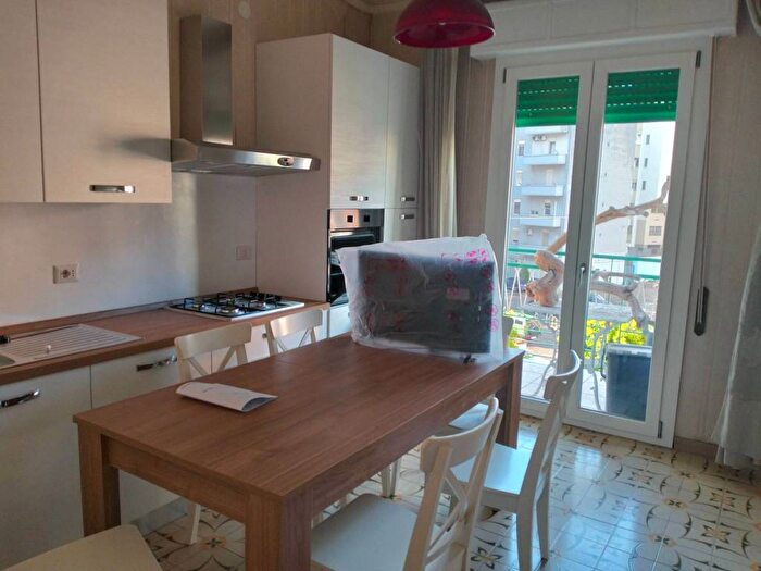 Appartamento quadrilocale in affitto in Via Francesco Petrarca, San Benedetto, Cagliari