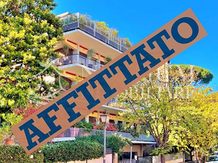 Appartamento quadrilocale in affitto in Via di Santa Prisca, Aventino, Roma