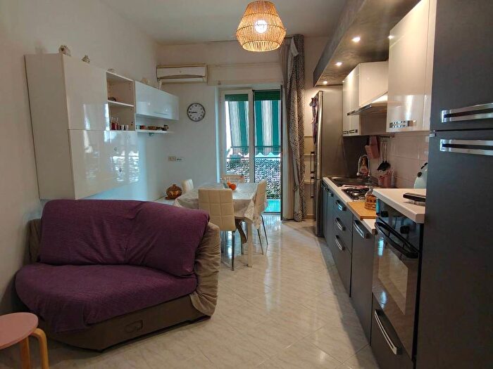 Appartamento trilocale in affitto in Via Alcide De Gasperi, Centro, Casoria