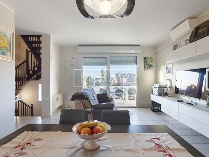 Appartamento quadrilocale in vendita in Via Alberi, Forli