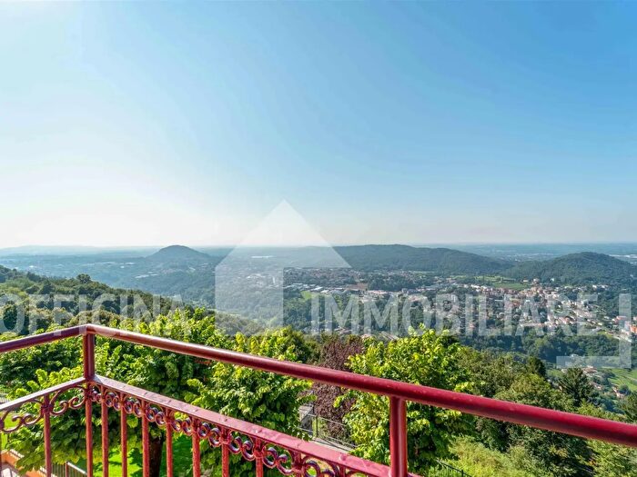 Appartamento trilocale in vendita in Via Pacinotti, Como