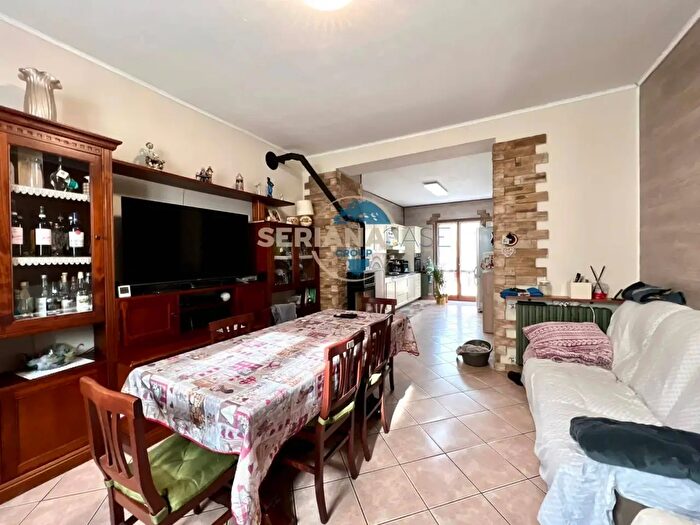 Appartamento con 5 locali in vendita in Via XI Febbraio, Vertova