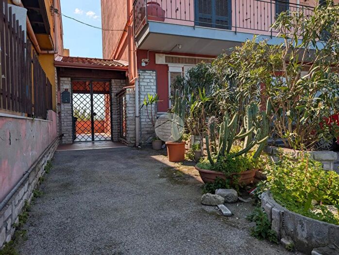 Appartamento trilocale in vendita in Via S Nullo, Giugliano In Campania