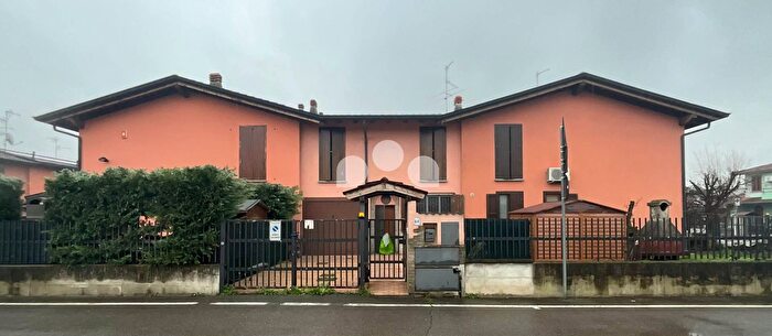 Casa quadrilocale in vendita in Via Campo Gavazzo, Ricengo