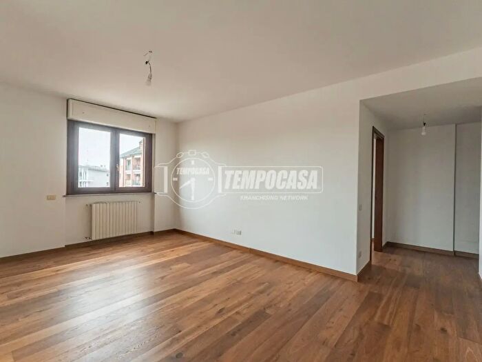 Appartamento trilocale in vendita in Via Sandro Pertini, Settimo Milanese