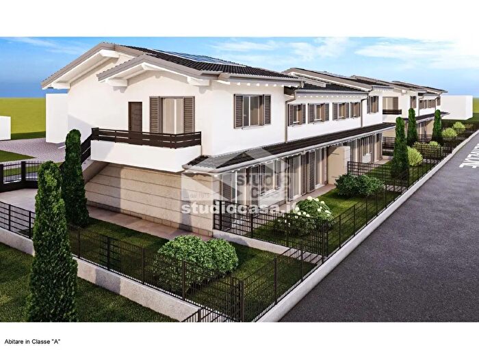 Appartamento trilocale in vendita in Via Italia, Casirate DAdda