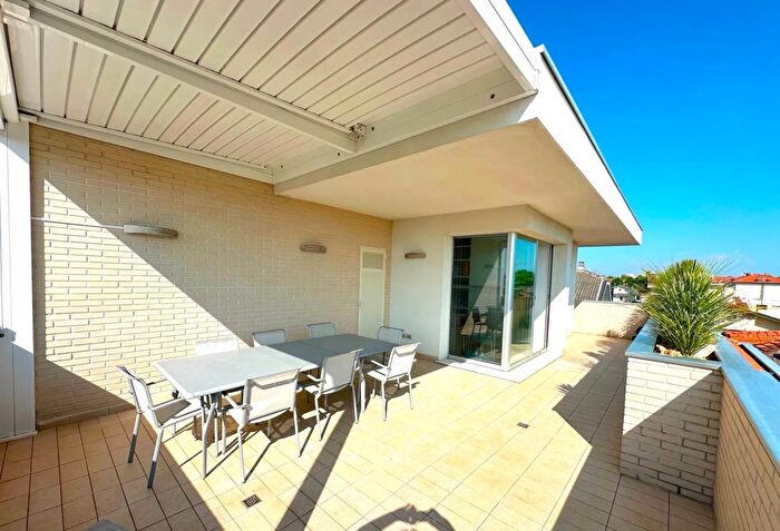 Appartamento trilocale in vendita in Viale San Martino Riccione, Riccione