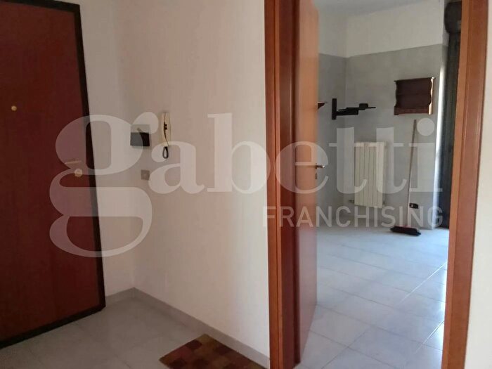 Appartamento quadrilocale in vendita in Piazza GBTedesco, Taranto