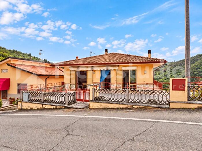 Casa quadrilocale in vendita in Via Giuseppe Zuccante, Val Liona