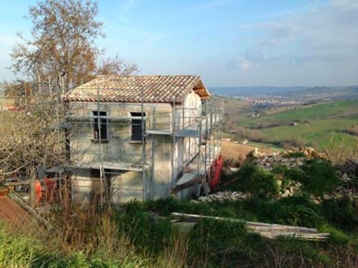 Casa con 5 locali in vendita in Poggio San Marcello