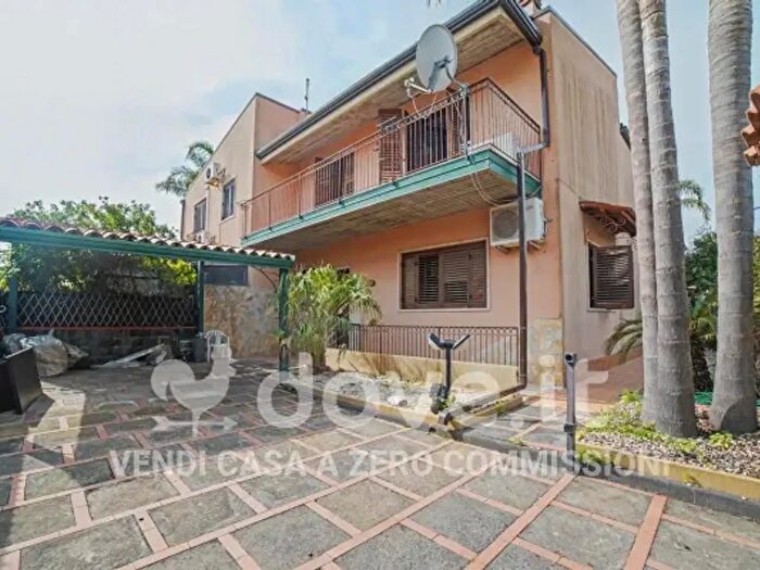 Casa con 5 locali in vendita in Via Duca degli Abruzzi, San Giovanni La Punta