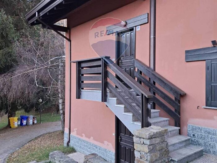 Casa trilocale in affitto in San Pietro, Corteno Golgi
