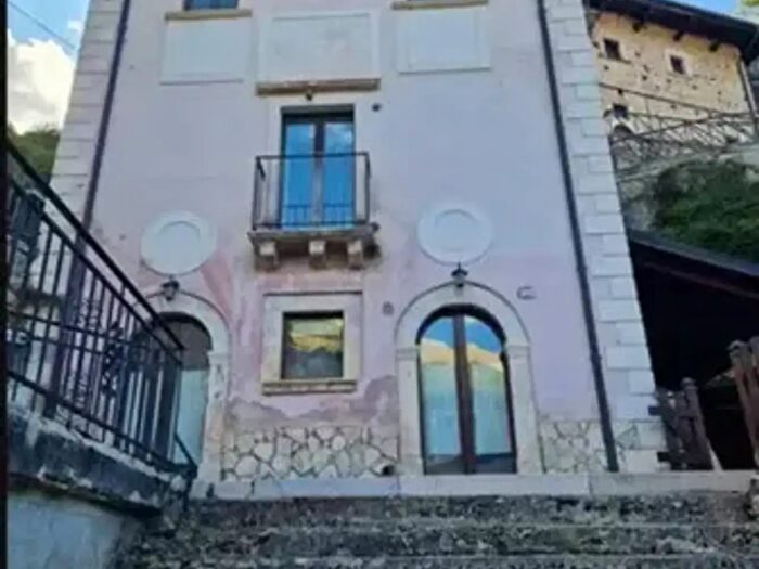 Appartamento bilocale in vendita in Via delle Querce, Rocca Pia