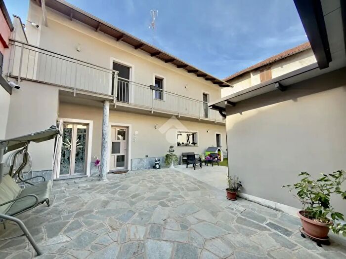 Casa con 5 locali in vendita in Via Dappiano, Crescentino