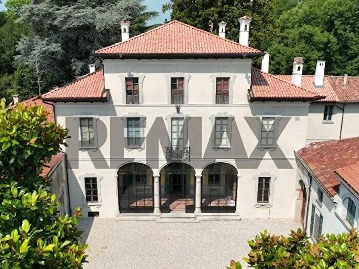 Casa con 15 locali in vendita in Via Edmondo De Amicis, Sedriano