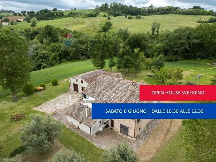 Casa con 7 locali in vendita in Via Badiacolli, Cupramontana