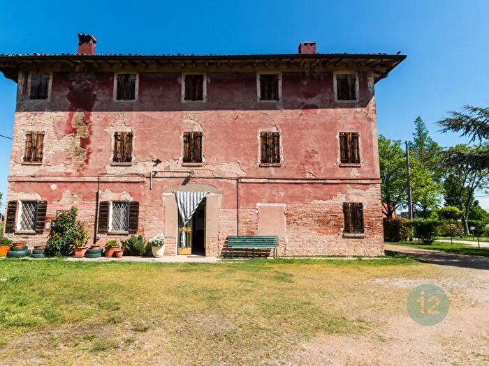 Casa con 5 locali in vendita in Soliera