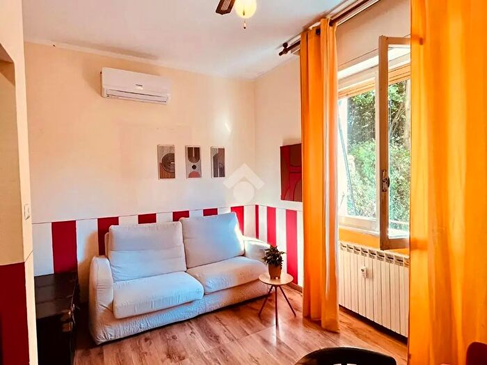 Appartamento trilocale in vendita in Via Caravelle, Rapallo