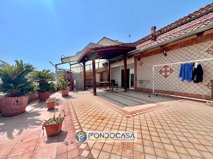 Casa con 6 locali in vendita in Via Fasci Siciliani, Cesa