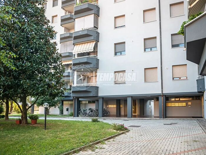 Appartamento quadrilocale in vendita in Via Angelo Ferrario, Crema