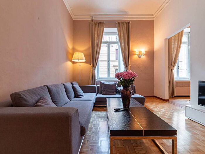 Appartamento con 6 locali in affitto in Via Settembre, Via Roma, Torino