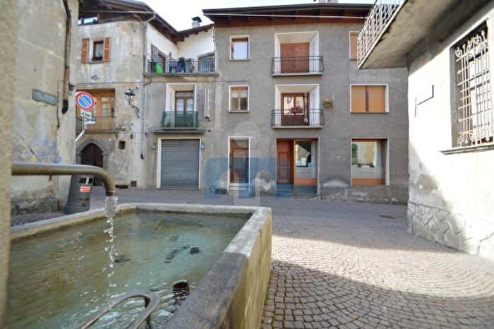 Appartamento trilocale in vendita in Via della Vittoria, Bormio