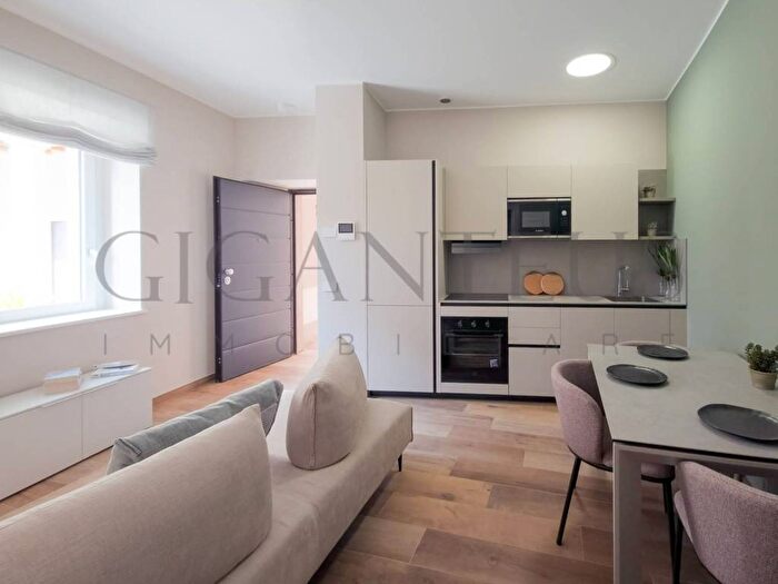 Appartamento bilocale in affitto in Via San Pietro, Centro, Cantello