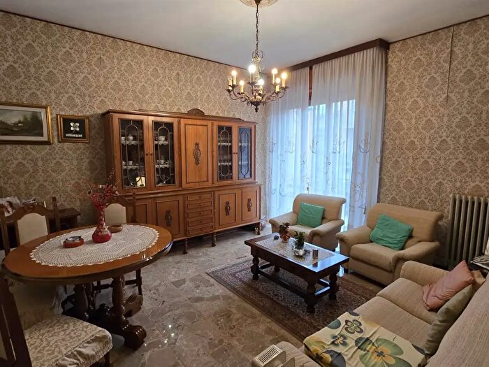 Appartamento con 6 locali in vendita in Salsomaggiore Terme