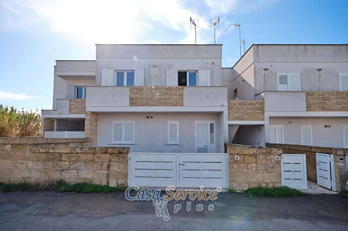 Appartamento trilocale in vendita in Via Amalfi, Taviano