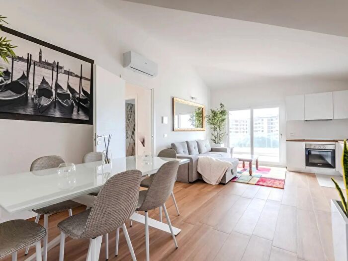 Appartamento trilocale in vendita in Via Ungheria, Quartu SantElena