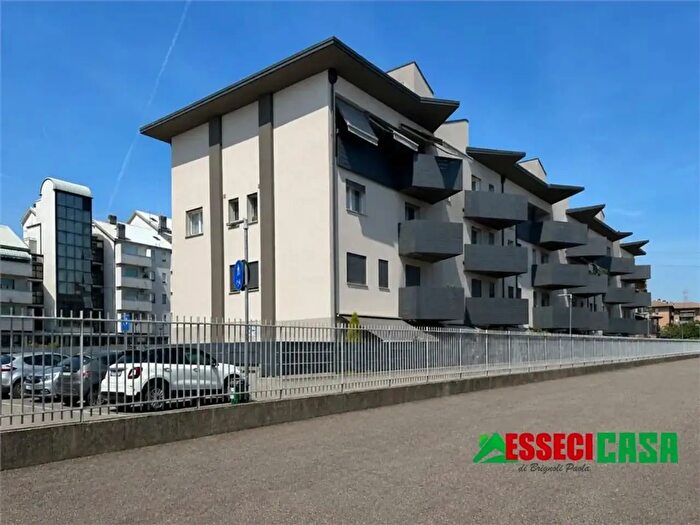 Appartamento trilocale in vendita in Via Vespucci, Treviglio