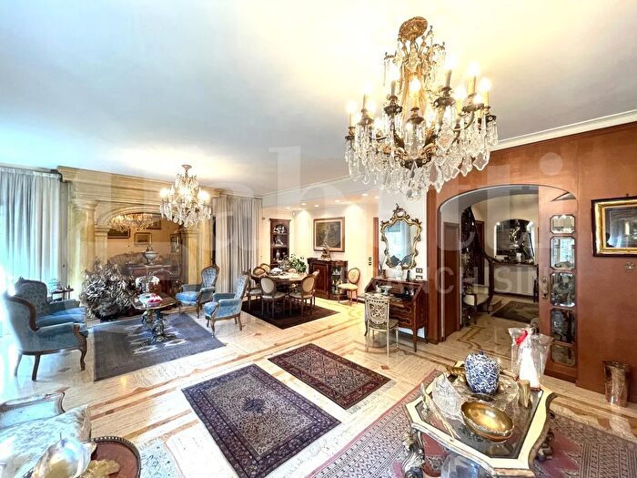 Appartamento con 5 locali in vendita in Via Latina, Roma