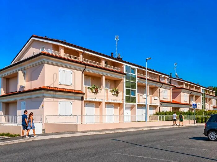 Appartamento trilocale in vendita in Via Malanotte, Montiano